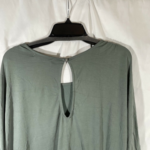 NWT Sejour [ PLUS SZ 2X‎ ] Cutout Sleeve Tee Top in Dark Olive Green - Picture 11 of 12
